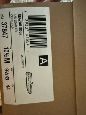 Clarks size 10,5 loafers worn a few times like new with packaging